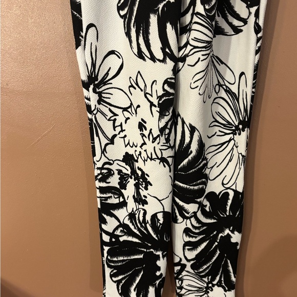 UK2LA Floral Pattern Sweetheart Neckline Jumpsuit SZ Sm - Picture 11 of 12